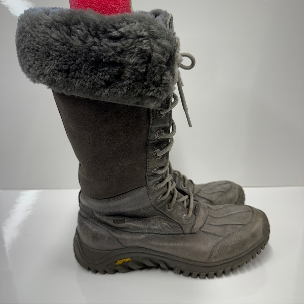 UGG Adirondack III Tall Winter Boot Charcoal RARE Leather Rubber Sheepskin 8.5